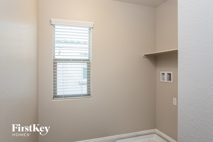 Building Photo - 6846 Majestic Palm Dr