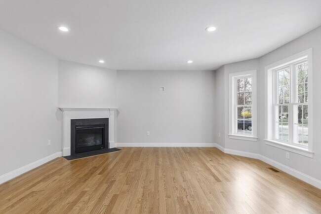 Building Photo - 149 Lowell Rd