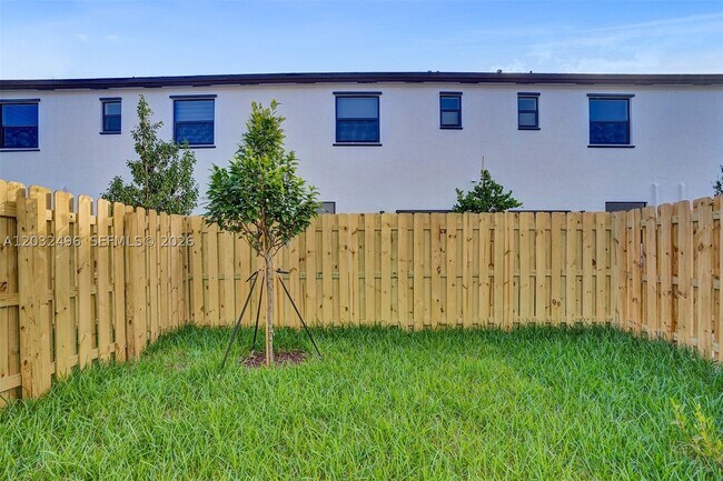 Building Photo - 2542 SE 29th Dr