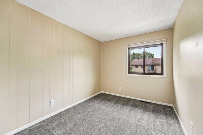 Building Photo - 6130 72nd Ln N