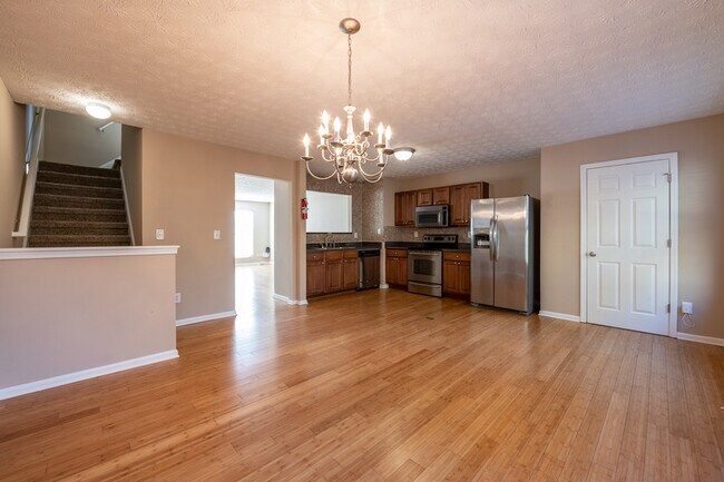 Building Photo - 6246 Redan Overlook