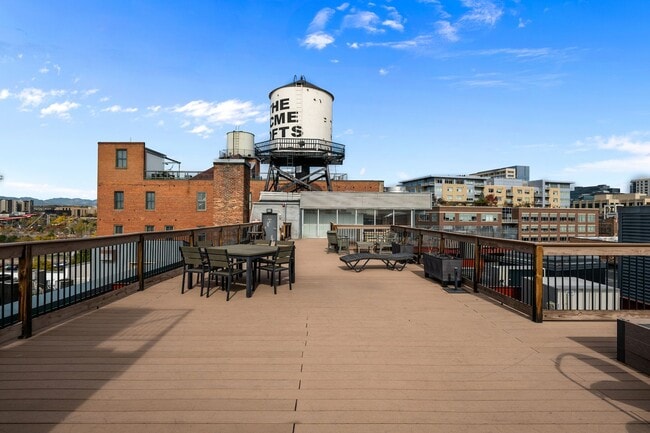Building Photo - Beautiful loft in Downtown Denver!
