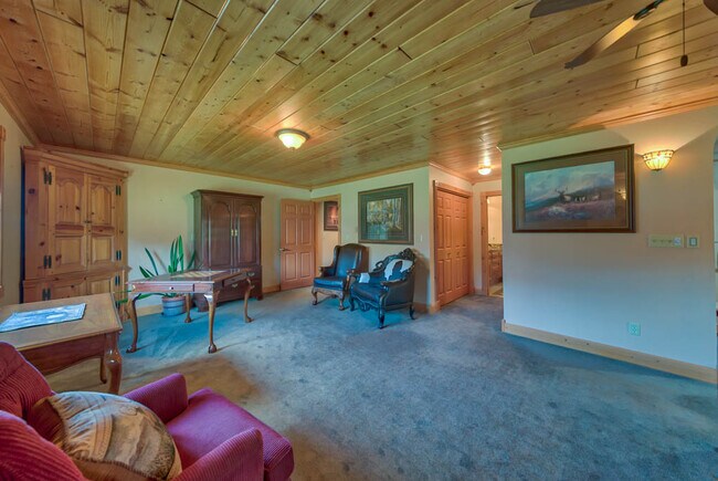Building Photo - 9 Juniper Ln