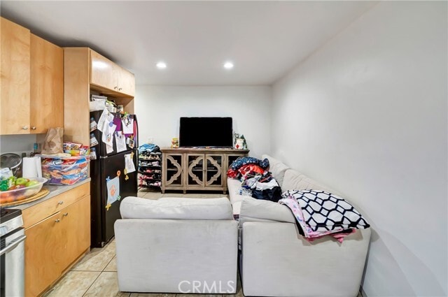 Building Photo - 6735 Elmer Ave