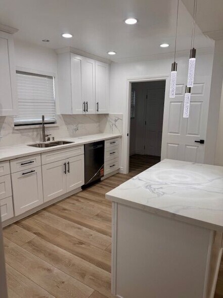 Building Photo - 9947 Norwich