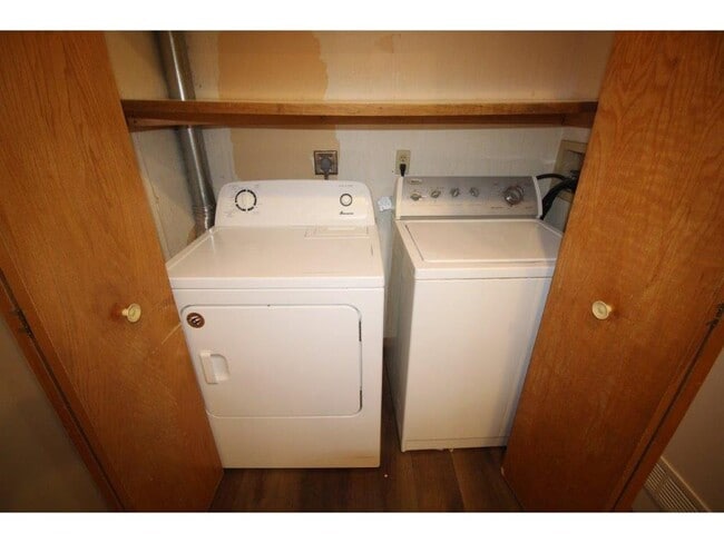 Building Photo - 13230 Meadowood Trail