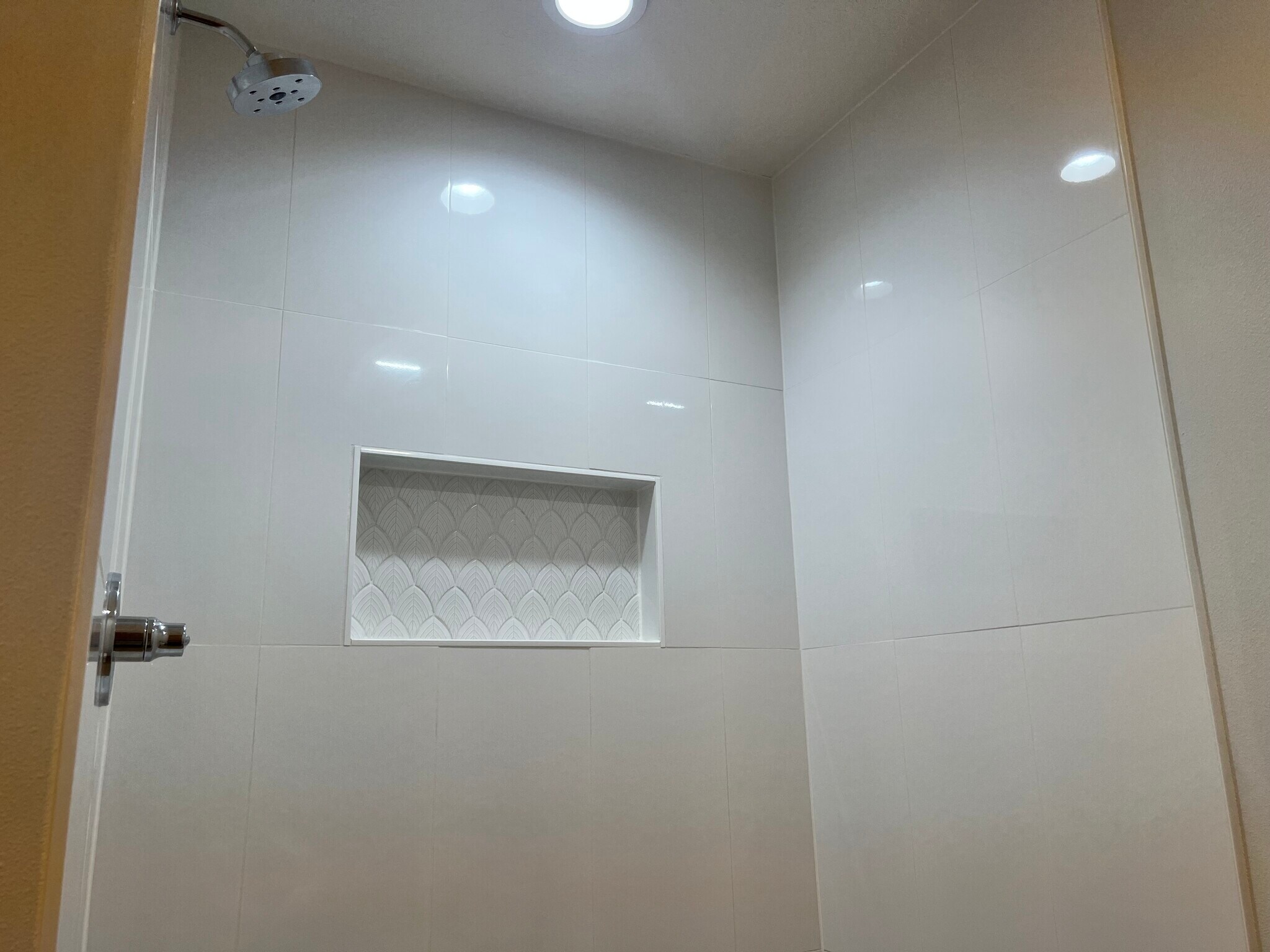 Main Floor Bath - 90 1st St SE