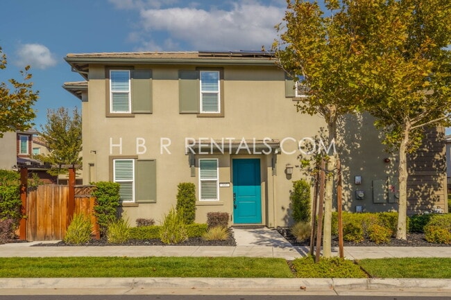 Building Photo - Hansen Village: Spacious 4-Bed Two Story H...