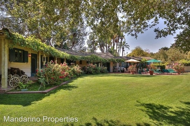 Building Photo - 4395 Via Esperanza