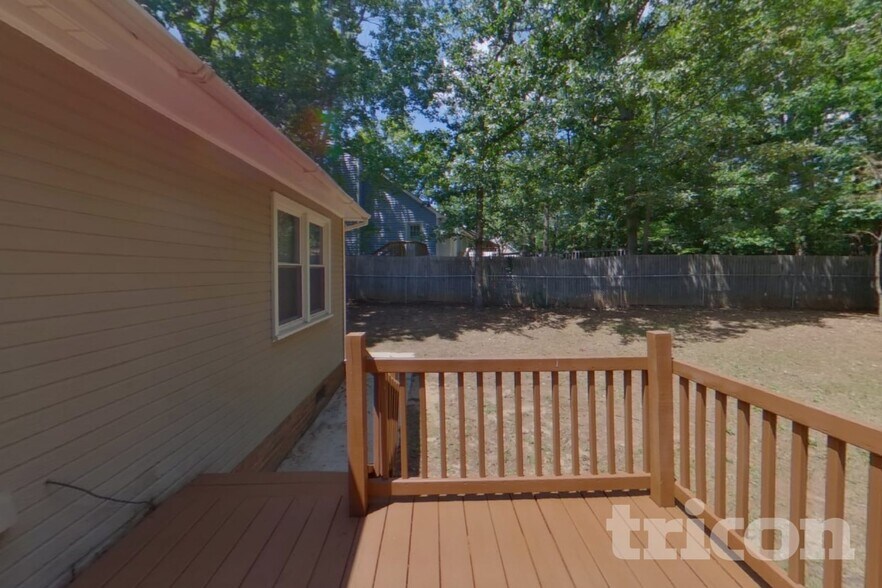 Building Photo - 216 Netherland Dr