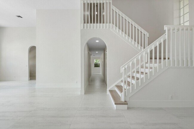 Building Photo - 20321 Hacienda Ct