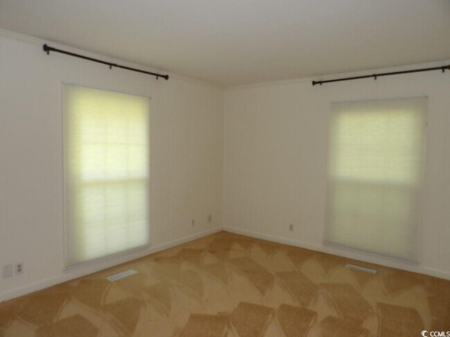 Building Photo - 254 Evergreen Ln