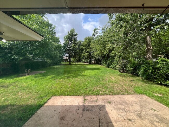 Building Photo - JLM