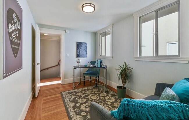 Building Photo - 850 Warfield Ave