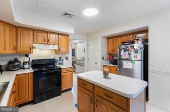 Building Photo - 16 Ashburg Dr