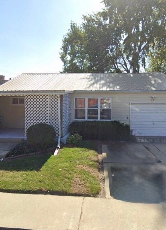 Building Photo - Owens St 2