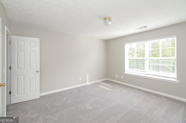 Building Photo - 4627 Legacy Square