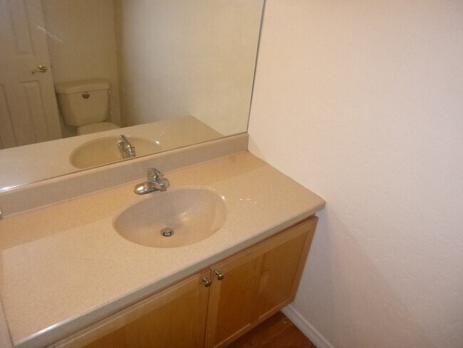 Building Photo - CHEESMAN PARK! TWO STORY CONDO! ADDITIONAL...