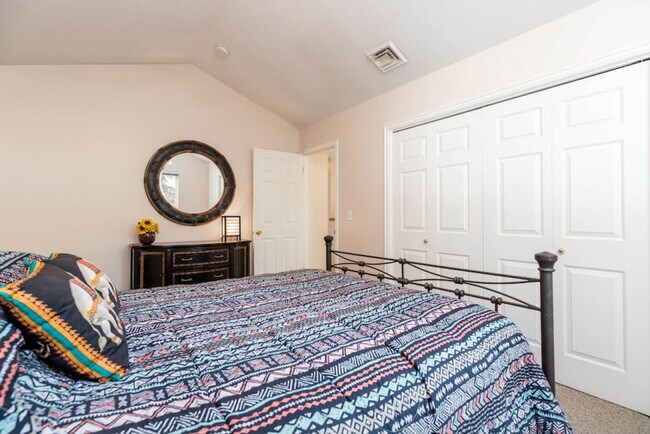 Building Photo - 8126 Clover Spring Ln
