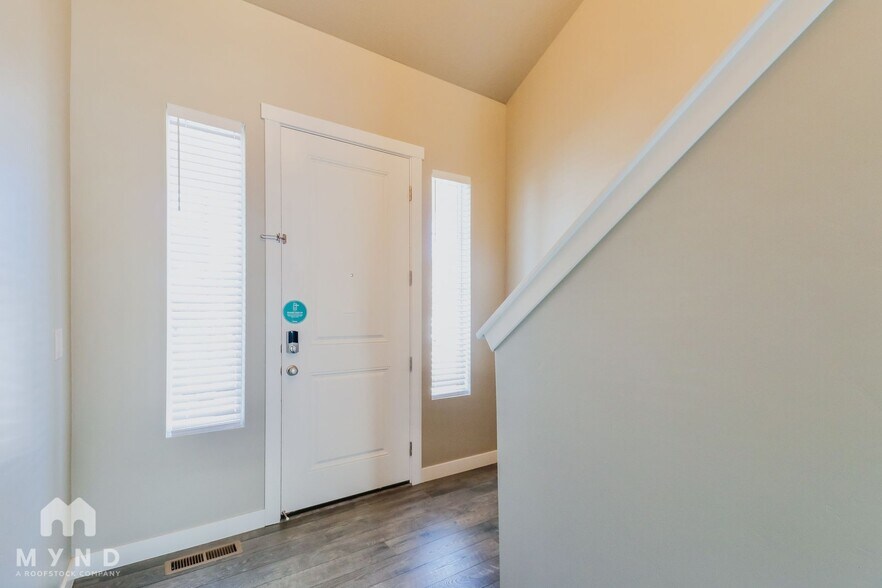 Building Photo - 5718 Osprey Dr