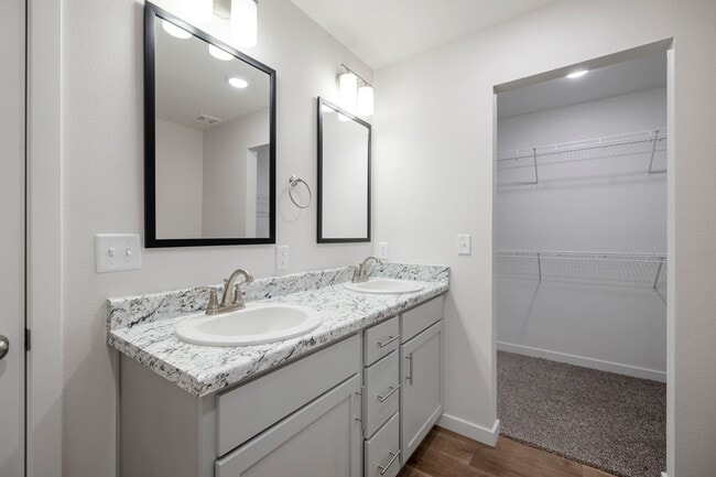 Building Photo - BRAND NEW 3 BEDROOM HOME - BOLIVAR, MO