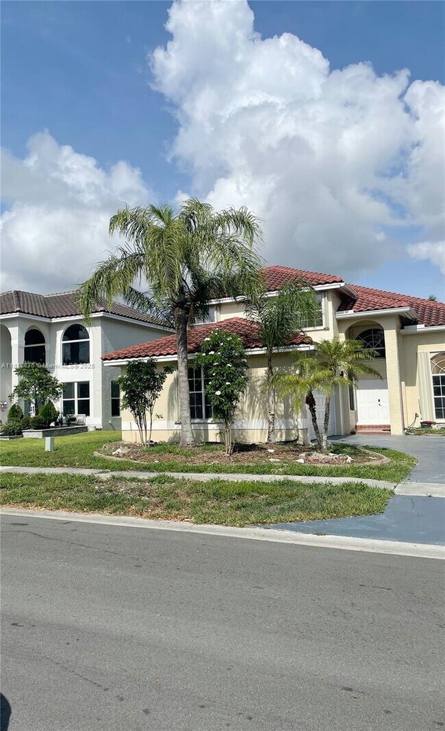 Building Photo - 1320 NW 185th Ave