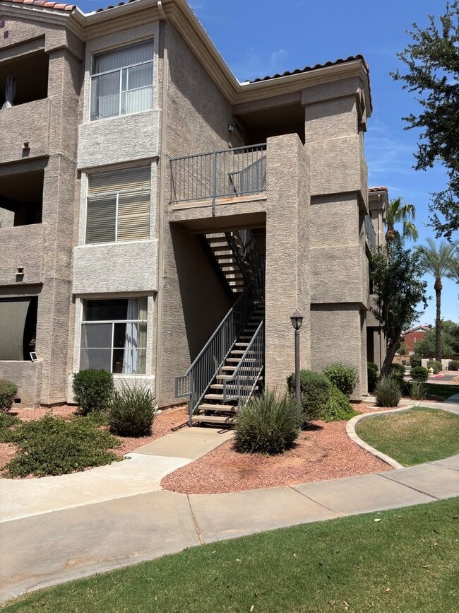 Building Photo - 3830 E Lakewood Pkwy E