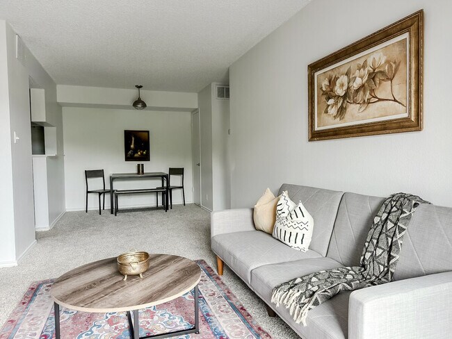 Building Photo - 1071 Clayton Ln