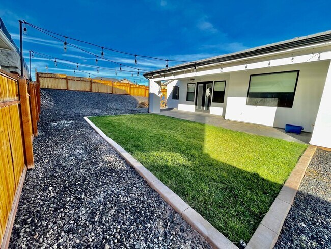 Building Photo - Wonderful Pet-Friendly Home in Overlook @ ...