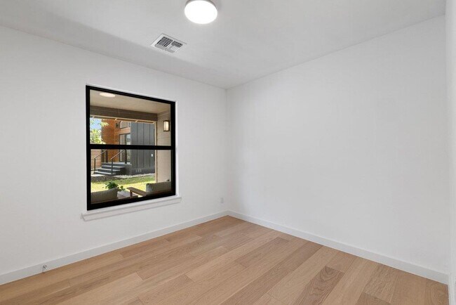 Building Photo - 2503 Rockingham Dr