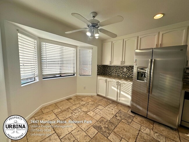 Building Photo - Beautiful 3-Bedroom Home with a Sparkling ...