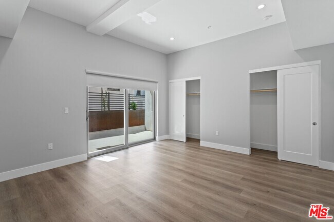 Building Photo - 1223 Hayworth Ave