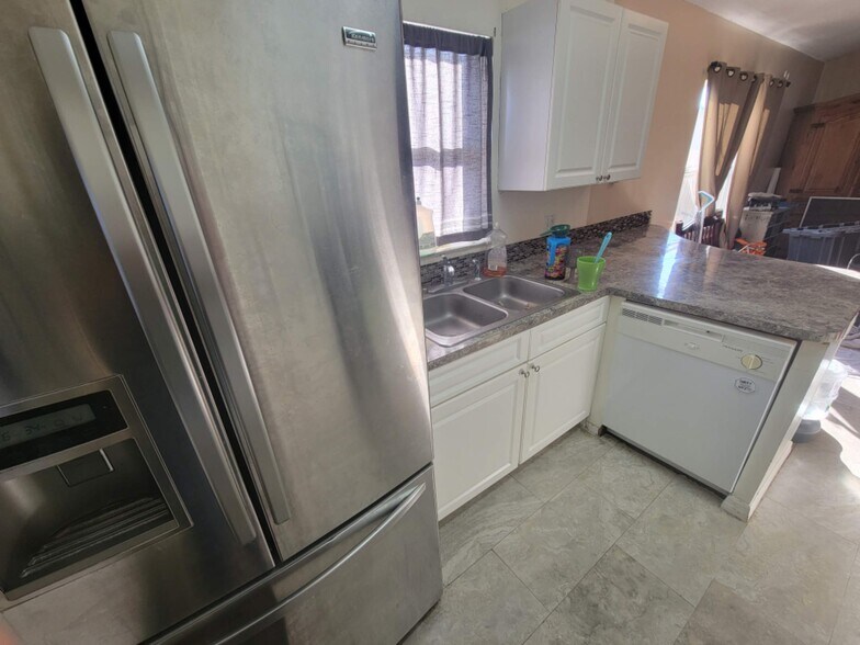 Building Photo - 7833 Chediston Cir