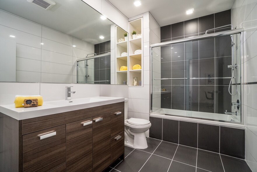 Building Photo - 6122 HUDSON Ave