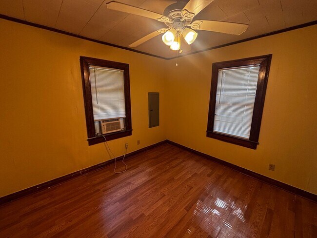 Building Photo - COMING SOON! Beautiful Two Bedroom in Upper Lafayette