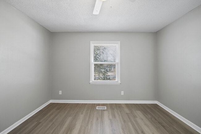 Building Photo - Mayodan