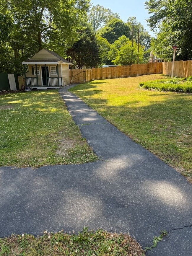 Building Photo - 2 Bedroom 1 Bath Rancher with Incredible Yard & Bonus Spaces