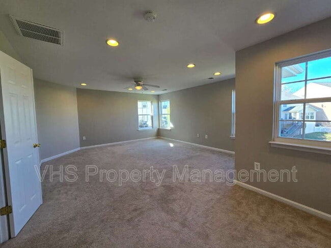 Building Photo - 2520 Post Oak Dr