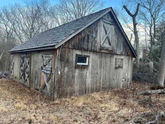 Building Photo - 7 Blueberry Ridge Rd