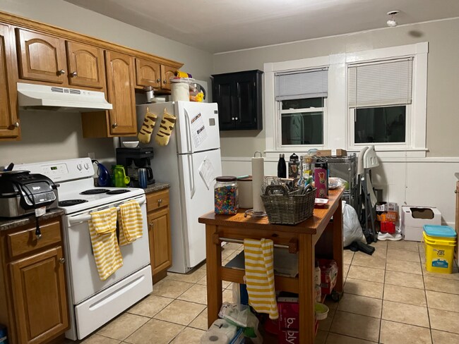 Building Photo - 46 Peirce St