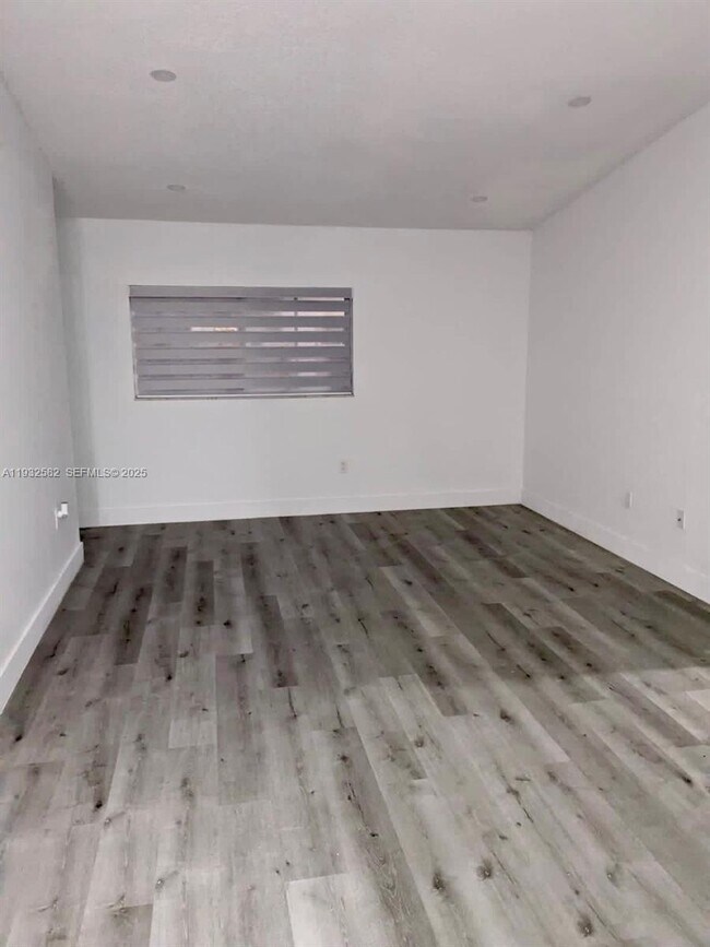 Building Photo - 7956 W 29th Ln