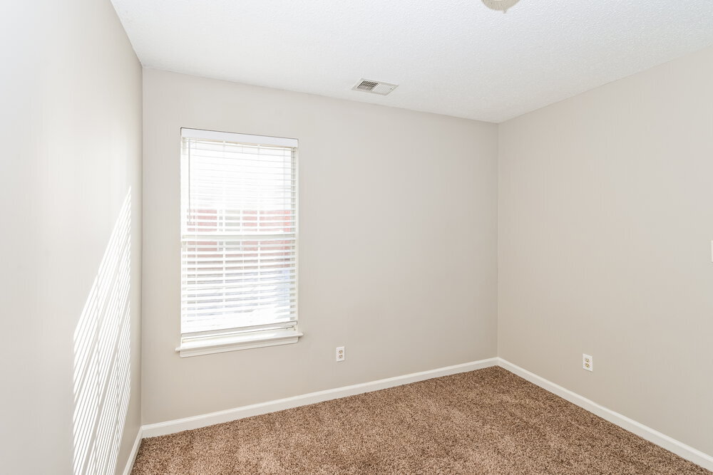 Building Photo - 7550 Roundleaf Dr