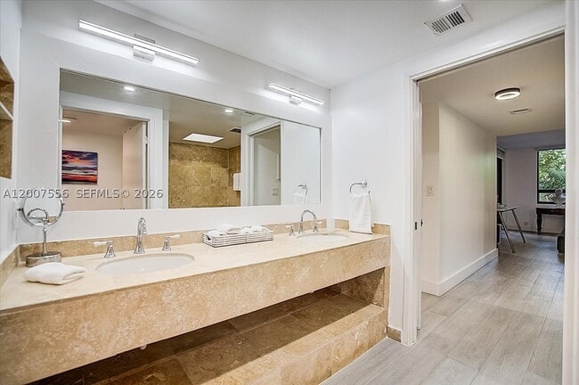 Building Photo - 276 Crandon Blvd