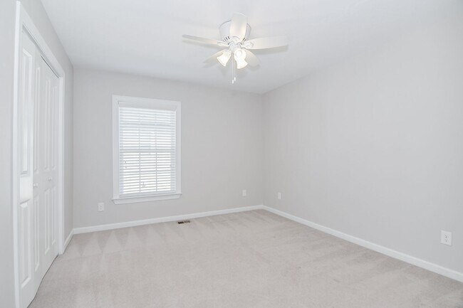 Building Photo - 983 Glenhaven Dr