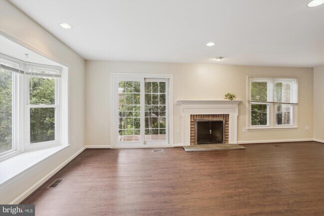 Building Photo - 7561 Heatherton Ln