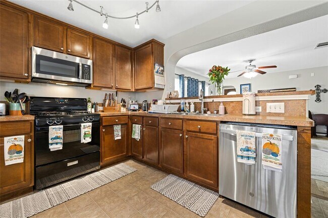 Building Photo - 3204 Barksdale Dr