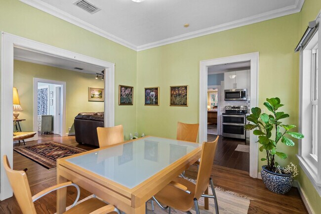 Building Photo - 621 SW 14th Terrace