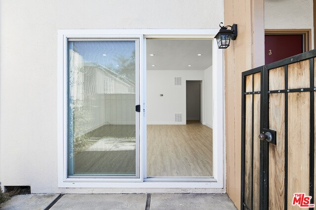 Building Photo - 1007 Ocean Park Blvd