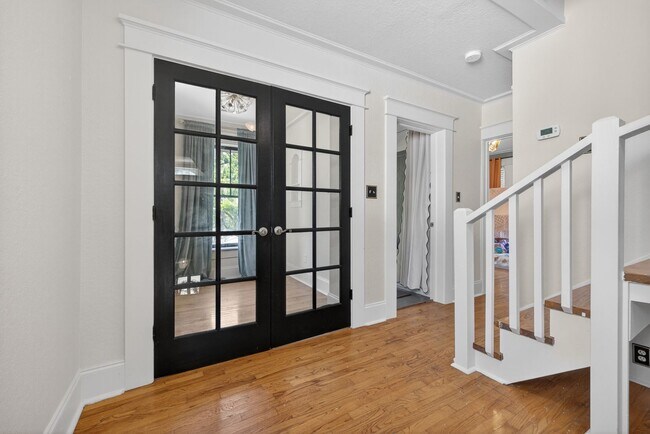 Building Photo - Stunning 4-bedroom home in Tampa! (Bonus room)