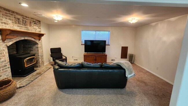 Building Photo - 1430 E 900 S